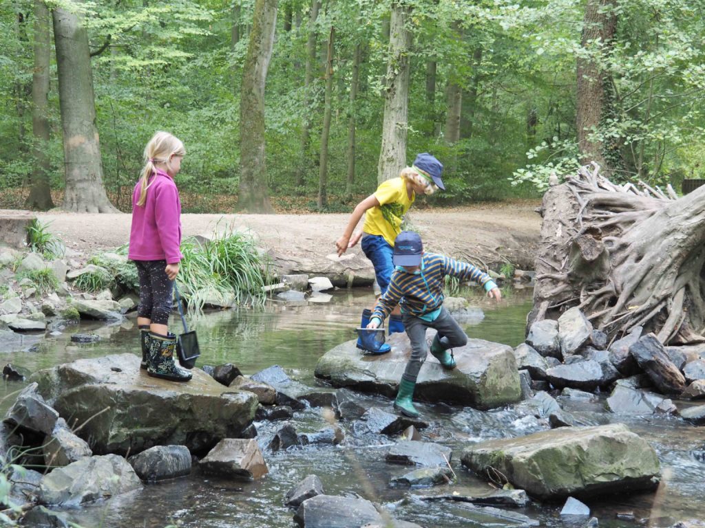 Der Strunder Bach ist renaturiert worden