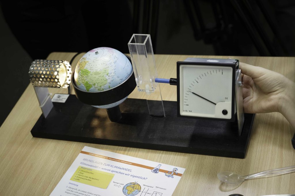 Der Treibhauseffekt wird simuliert