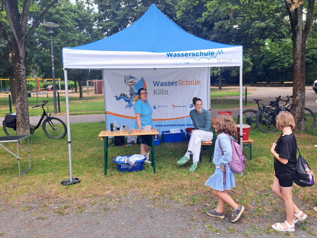 Tu was! Das Motto galt auch am Aktionsstand der WasserSchule